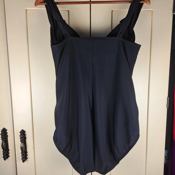 Land's End Women's Faux Wrap Shirred Ruched Front Black One PC Swimsuit Sz 16 - Picture 4 of 9